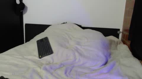 Snapshot of sofy_dep chatting on 13, 11, 2025 Sofy online show from 13, 11, 2025