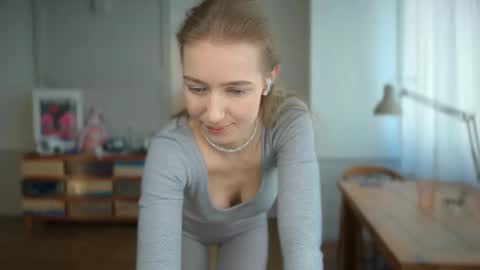 Bella online show from 19, 2, 2025