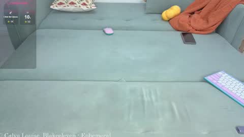 Snapshot of solaralice chatting on 18, 10, 2025 SolarAlice online show from 18, 10, 2025