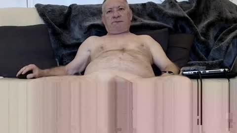 Snapshot of soloman7 chatting on 28, 10, 2025 jeff online show from 28, 10, 2025