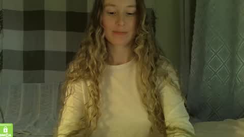 Snapshot of song_to_the_siren chatting on 20, 1, 2025 Mary online show from 20, 1, 2025