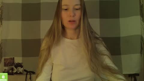 Snapshot of song_to_the_siren chatting on 3, 2, 2025 Mary online show from 3, 2, 2025