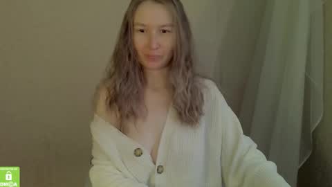 Snapshot of song_to_the_siren chatting on 14, 9, 2025 Mary online show from 14, 9, 2025