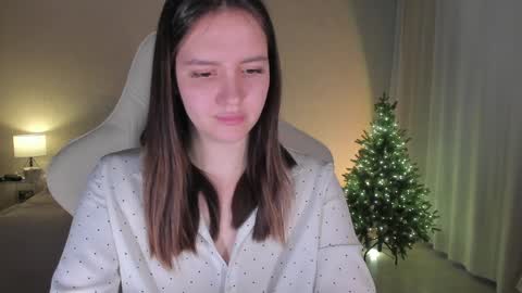 sonia_moon_ online show from 8, 1, 2025