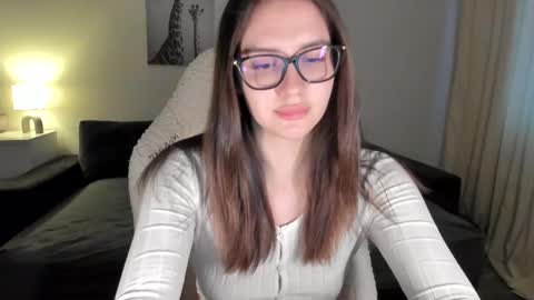 sonia_moon_ online show from 2, 3, 2025