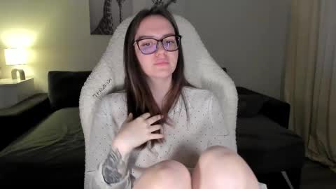 sonia_moon_ online show from 3, 3, 2025
