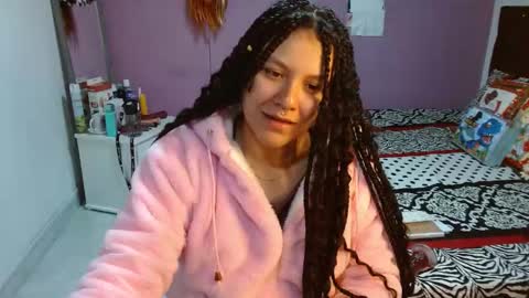 sonialatin69 online show from 8, 1, 2025
