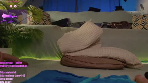 Snapshot of sonya_keller chatting on 18, 10, 2025 Sonya online show from 18, 10, 2025