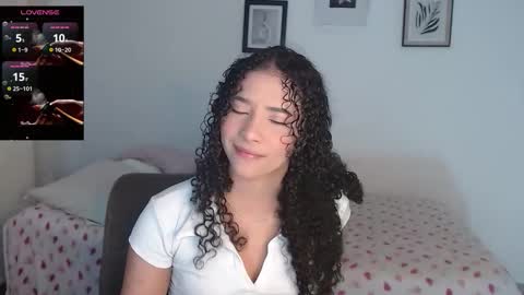 Snapshot of sophi_baby chatting on 26, 10, 2025 Sophi baby online show from 26, 10, 2025