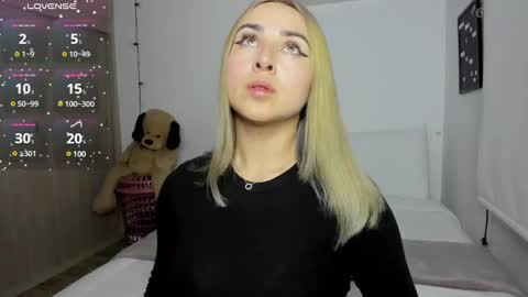 Snapshot of sophi_moreno chatting on 11, 12, 2024 Sofi online show from 11, 12, 2024