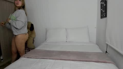 Snapshot of sophi_moreno chatting on 12, 12, 2024 Sofi online show from 12, 12, 2024