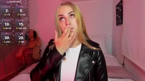 Snapshot of sophi_moreno chatting on 19, 12, 2024 Sofi online show from 19, 12, 2024