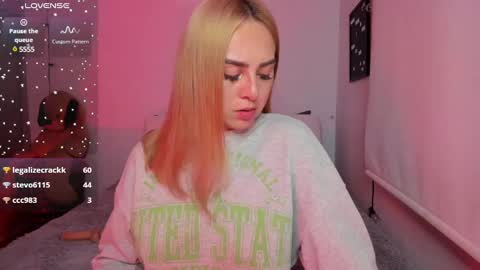 Snapshot of sophi_moreno chatting on 11, 1, 2025 Sofi online show from 11, 1, 2025