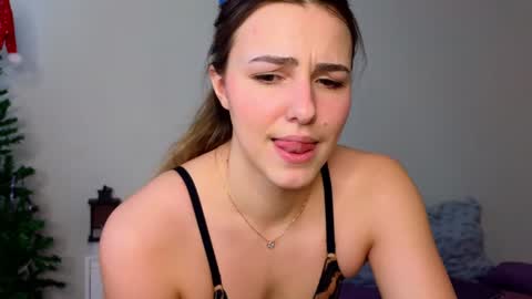 Snapshot of sophia_euphoria chatting on 3, 2, 2025 Sophia online show from 3, 2, 2025