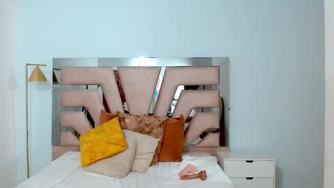 Snapshot of sophia_hadid chatting on 7, 1, 2025 Sophia online show from 7, 1, 2025