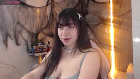 Snapshot of sophia_tf chatting on 14, 10, 2025 Sophia online show from 14, 10, 2025