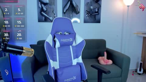Sophia Wilians  online show from 25, 2, 2025