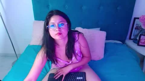 Snapshot of sophiaa_queen2 chatting on 22, 10, 2025 sophiaa_queen2 online show from 22, 10, 2025