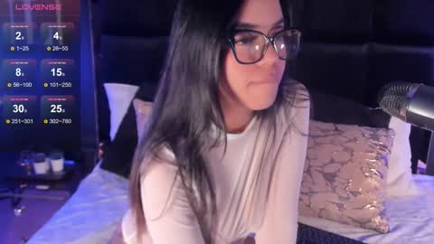 Sophie Hill  online show from 21, 11, 2025