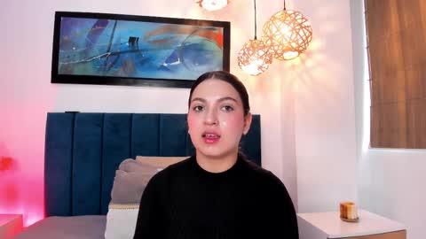 sophiacolliins online show from 17, 9, 2025