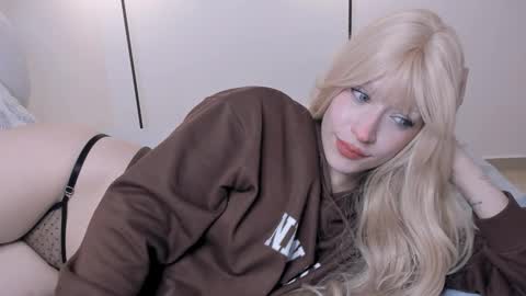 sophiarommie online show from 29, 11, 2025