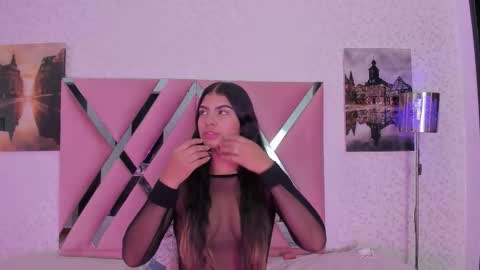 Snapshot of sophiasalazar_ chatting on 7, 11, 2025 Sophia Salazar online show from 7, 11, 2025