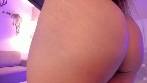 Snapshot of sophiasmiths_ chatting on 16, 9, 2025 SophiaSmiths online show from 16, 9, 2025