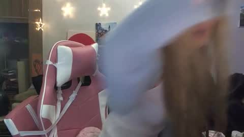 Snapshot of sophiasonata chatting on 28, 11, 2025 SophiaSonata online show from 28, 11, 2025