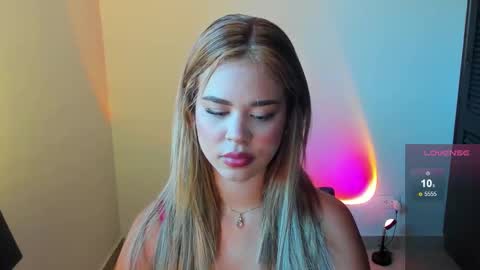 Snapshot of sophiazilla chatting on 30, 10, 2025 Sophia Smith online show from 30, 10, 2025