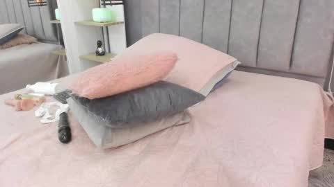 Snapshot of sophie__hills chatting on 12, 3, 2025 Sophie online show from 12, 3, 2025