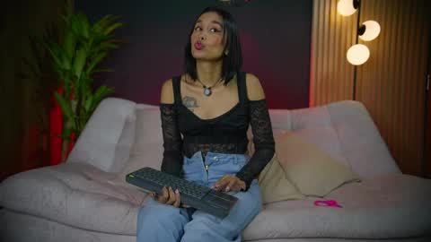 Snapshot of sophie_blake_ne chatting on 3, 4, 2026 Sophie Your Squirt Queen online show from 3, 4, 2026