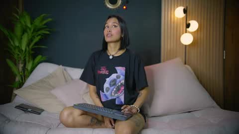 Snapshot of sophie_blake_ne chatting on 5, 4, 2026 Sophie Your Squirt Queen online show from 5, 4, 2026