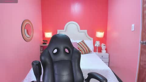 S O P H I E  online show from 22, 10, 2025