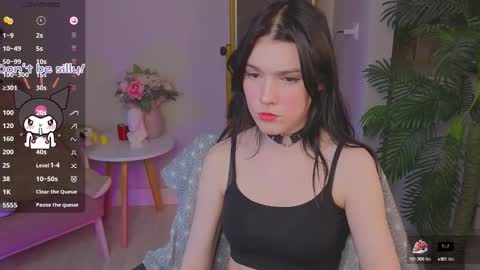sophie_nomenal_ online show from 3, 10, 2025