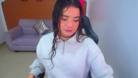 Snapshot of sophie_t_ chatting on 9, 3, 2025 Sofia online show from 9, 3, 2025