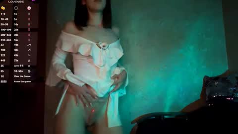 Snapshot of sophiedescoteaux chatting on 28, 10, 2025 Mira online show from 28, 10, 2025