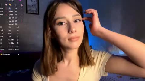 Snapshot of sophiedescoteaux chatting on 24, 11, 2025 Mira online show from 24, 11, 2025