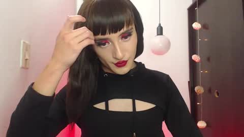 Sophie online show from 2, 2, 2025
