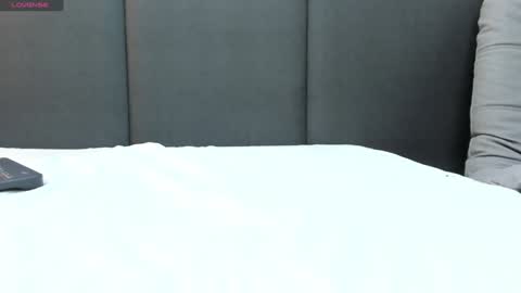 sophieharris__ online show from 28, 12, 2024