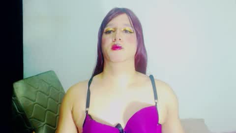 Snapshot of sophiehillsxo chatting on 14, 11, 2025 sophiehillsxo online show from 14, 11, 2025