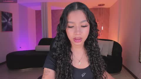 Snapshot of sophiehouston_ chatting on 4, 12, 2025 Sophie Houston online show from 4, 12, 2025