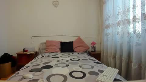 Sophie online show from 23, 2, 2025