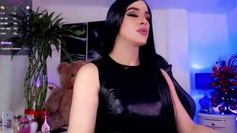 Sophie Sweet online show from 25, 12, 2024
