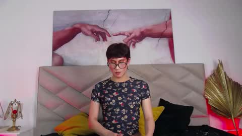 soro_lovelyboy online show from 13, 9, 2025