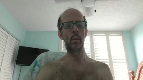 Snapshot of southflaman chatting on 4, 12, 2025 ScorpioKobra online show from 4, 12, 2025