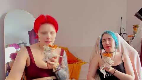 Snapshot of sova_energy chatting on 3, 3, 2026 Leah online show from 3, 3, 2026