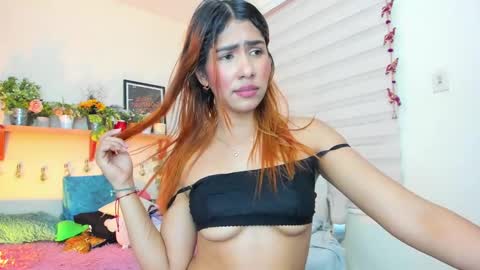 Sarah Valentina online show from 7, 2, 2025