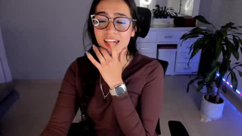 Luisa    online show from 15, 1, 2025