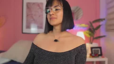 Snapshot of soysaraa_ chatting on 24, 10, 2025 Aleja online show from 24, 10, 2025