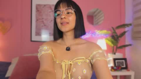 Snapshot of soysaraa_ chatting on 27, 10, 2025 Aleja online show from 27, 10, 2025